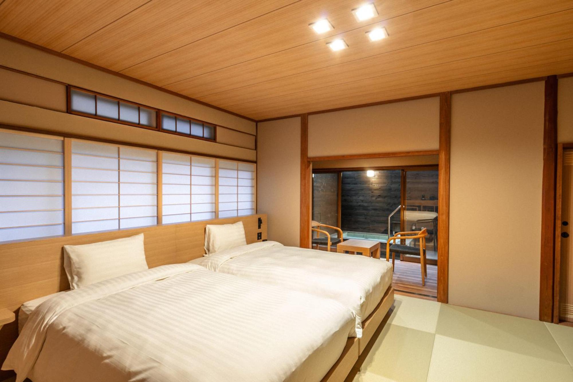 源泉掛け流しの宿albergo湯楽 Yugawara Buitenkant foto