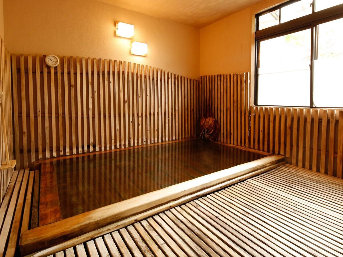 源泉掛け流しの宿albergo湯楽 Yugawara Buitenkant foto