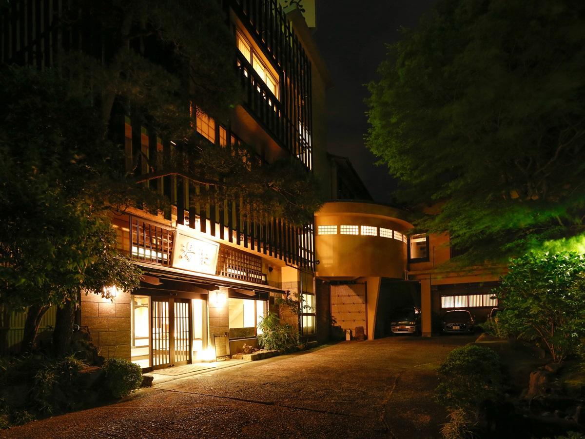源泉掛け流しの宿albergo湯楽 Yugawara Buitenkant foto