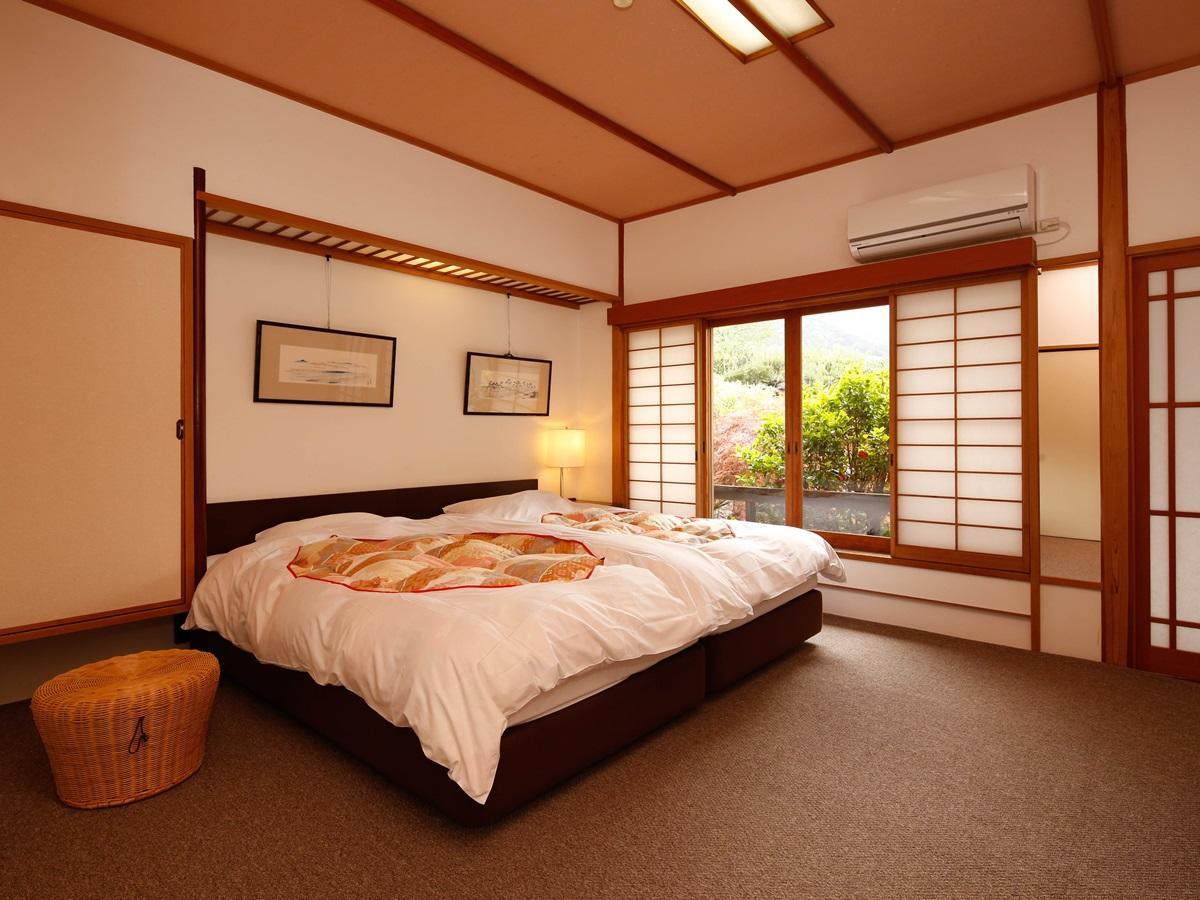 源泉掛け流しの宿albergo湯楽 Yugawara Buitenkant foto