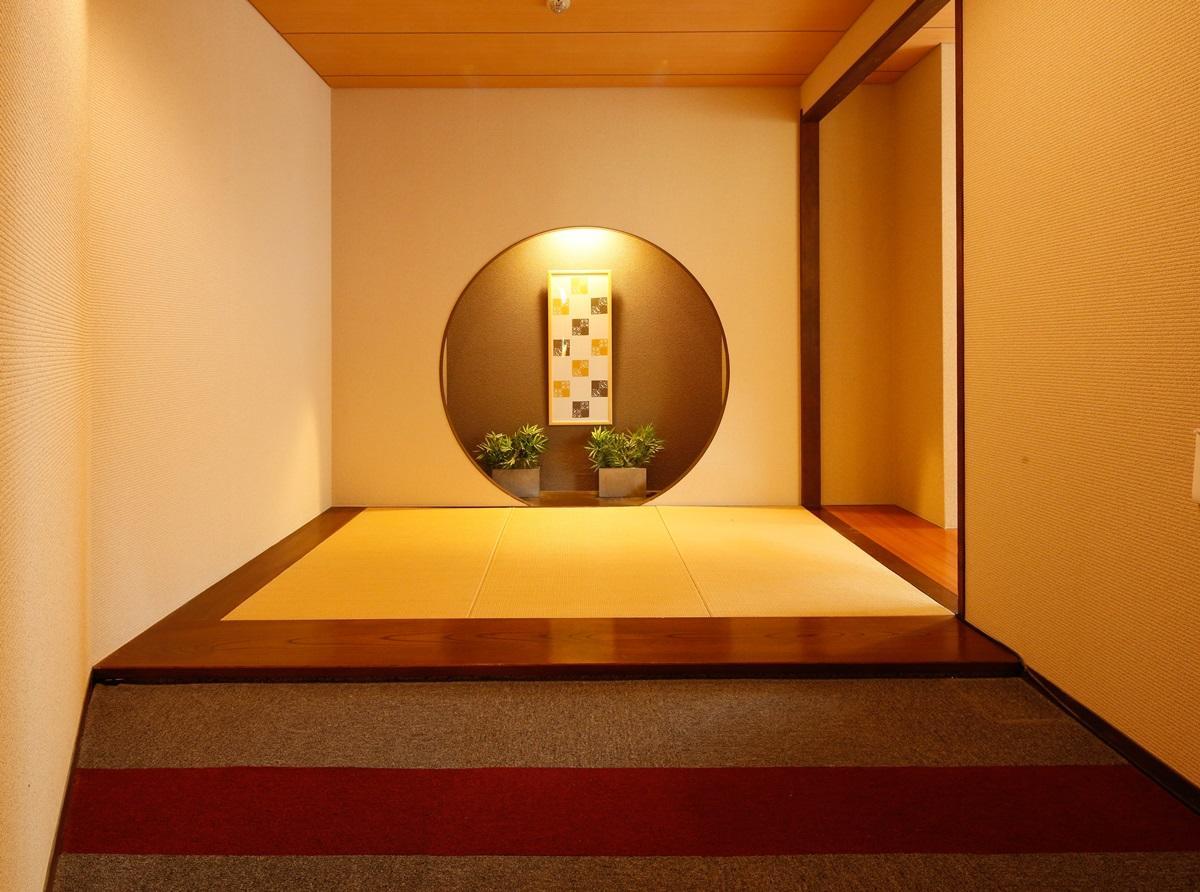 源泉掛け流しの宿albergo湯楽 Yugawara Buitenkant foto